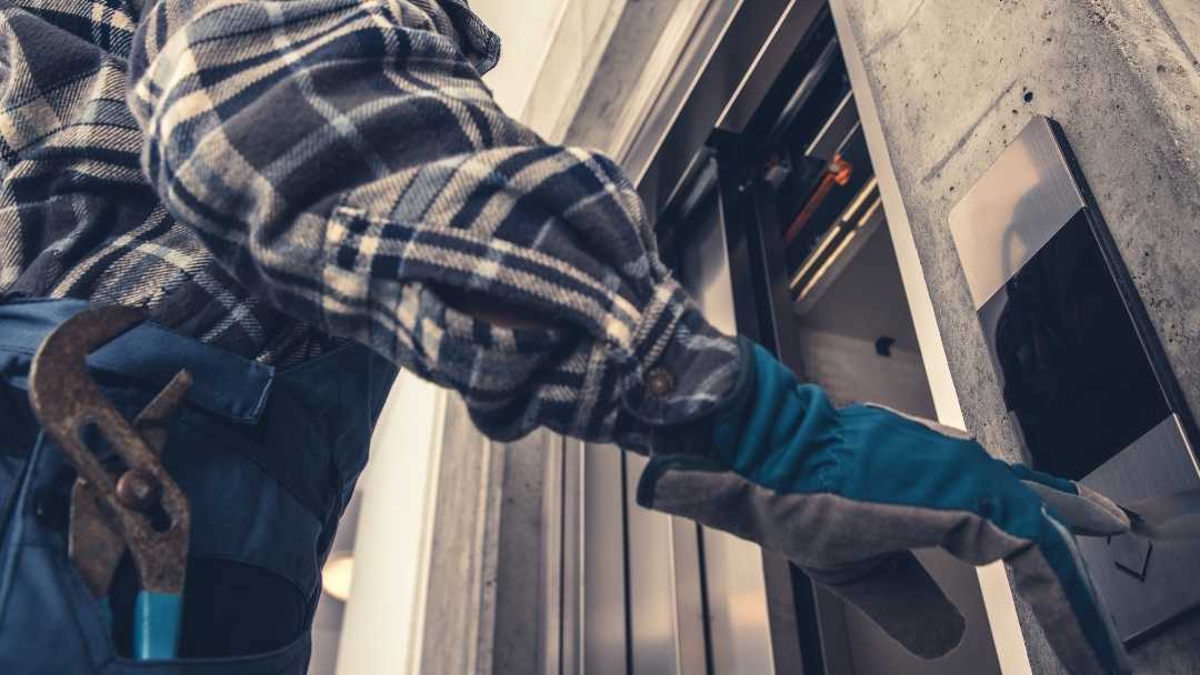 1 Best Lift Maintenance Company in UAE Fuji Elevators