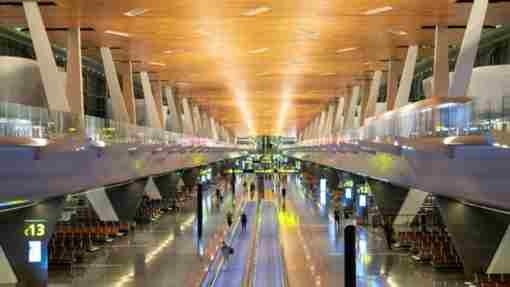 Moving walkways in Dubai