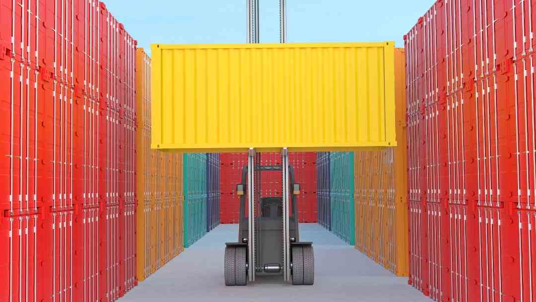 Best Cargo Lift Supplier in UAE Royal Fuji Call Now