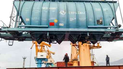  best cargo lift supplier in Dubai