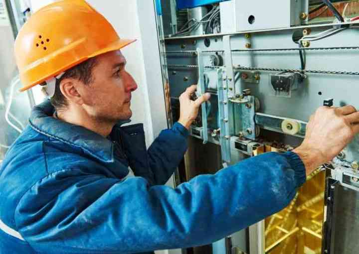 Royal Fuji Elevator Maintenance in Dubai - Expert Team at Work